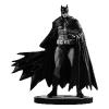 DC Direct statuette Resin Batman Black & White (Batman by Lee Weeks) 19 cm - MCFARLANE