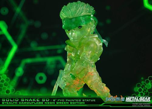 METAL GEAR SOLID ( STREALTH CAMOUFLAGE NEON GREEN SOLID SNAKE ) - FIRST 4 FIGURES